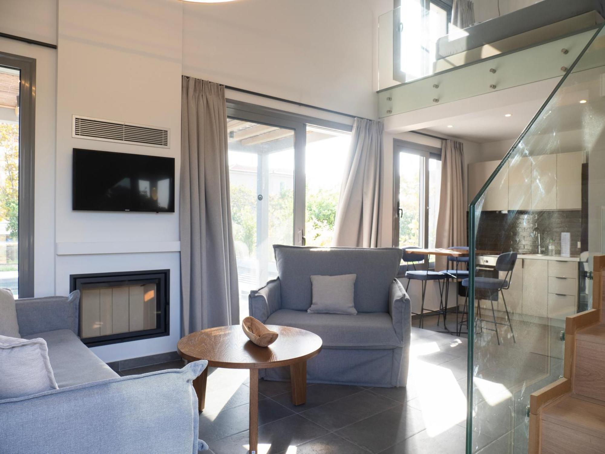 Sea Breeze Mistral 4 Per With Private Pool Kandia