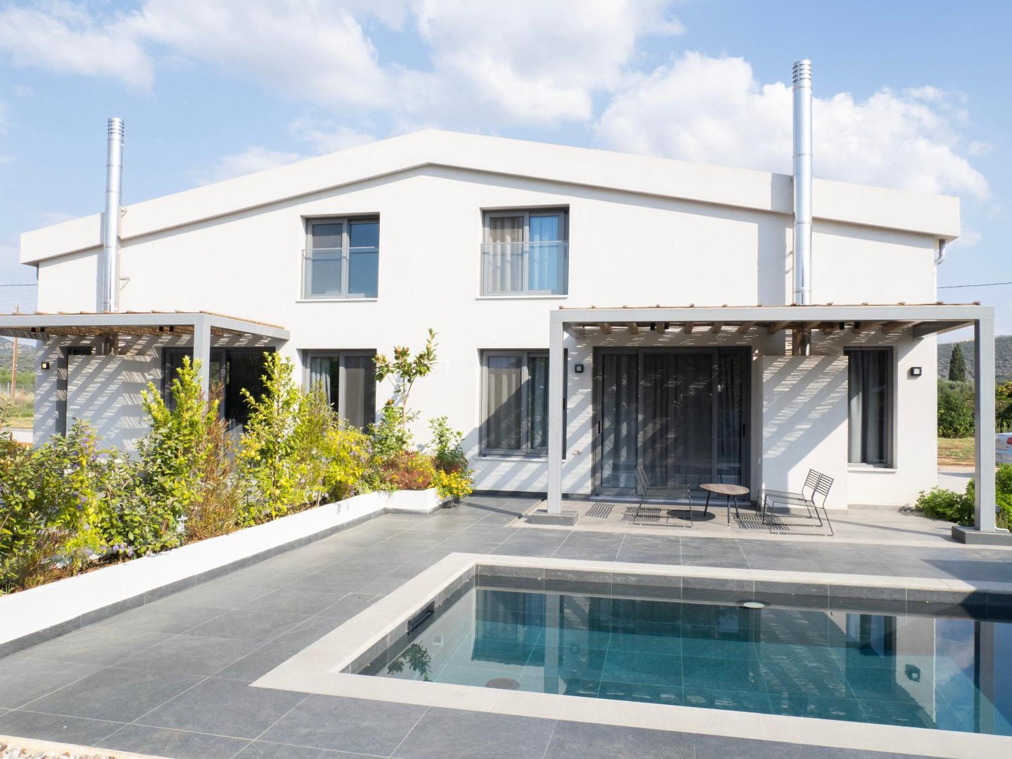 Sea Breeze Mistral 4 Per With Private Pool Villa